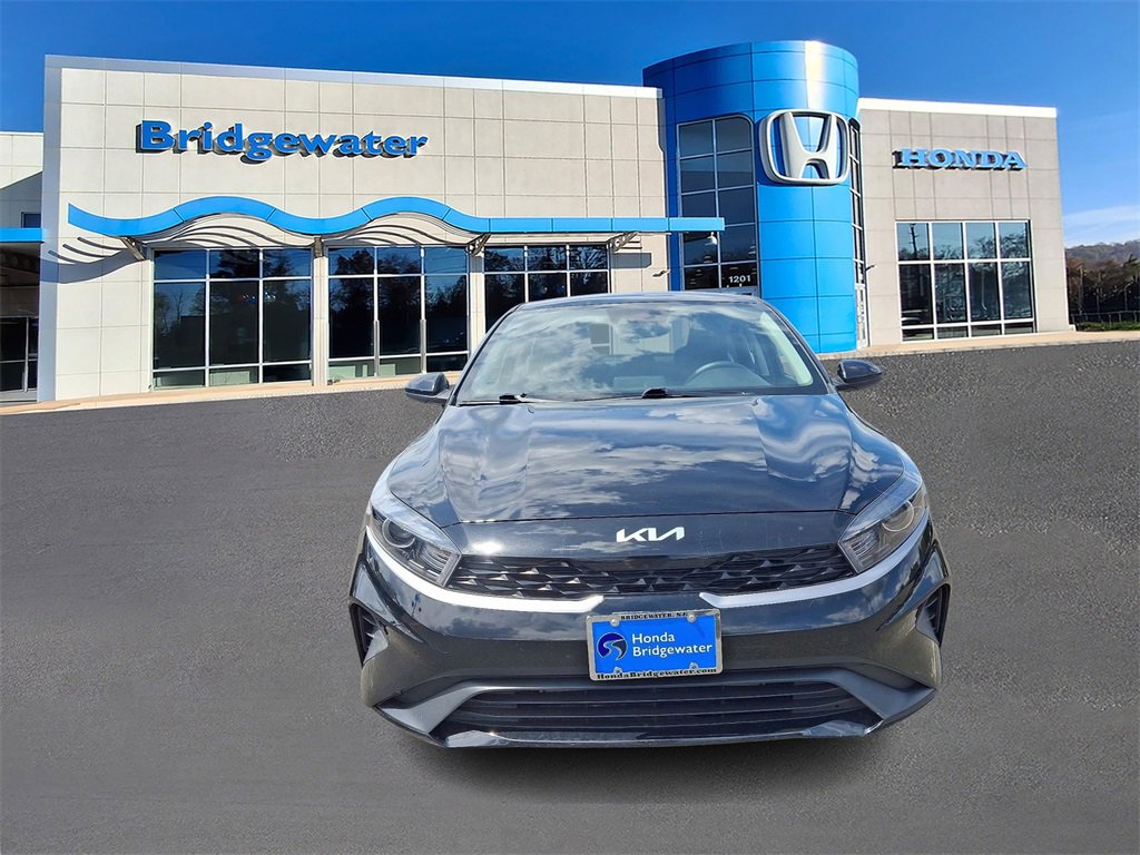 2022 Kia Forte LXS photo 2