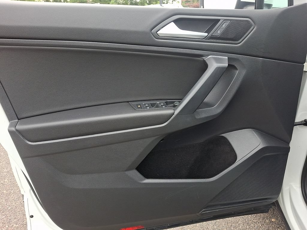 2021 Volkswagen Tiguan SE - Photo 12