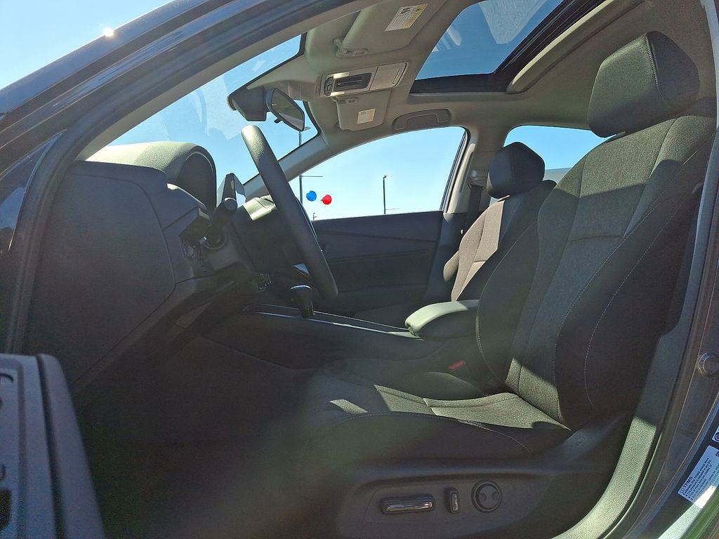 2025 Honda Accord SE - Photo 13