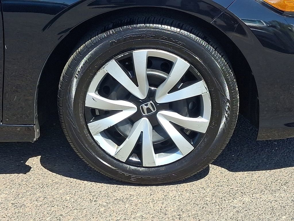 2025 Honda Civic LX - Photo 8