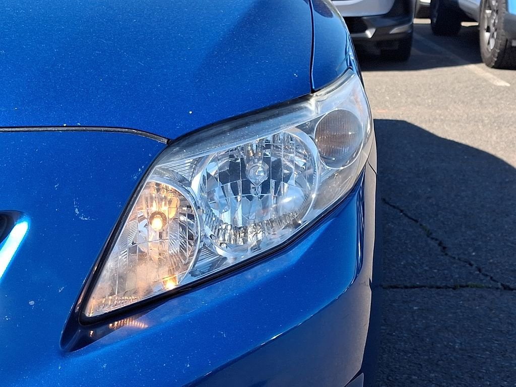 2010 Toyota Corolla LE - Photo 9