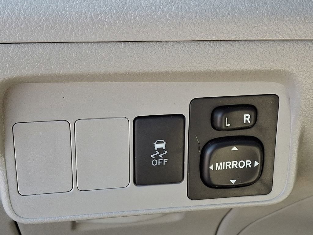 2010 Toyota Corolla LE - Photo 24