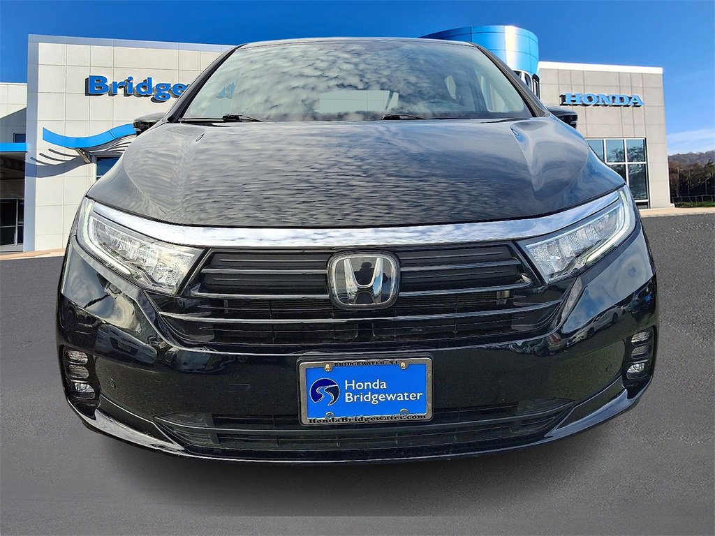2023 Honda Odyssey Touring photo 2