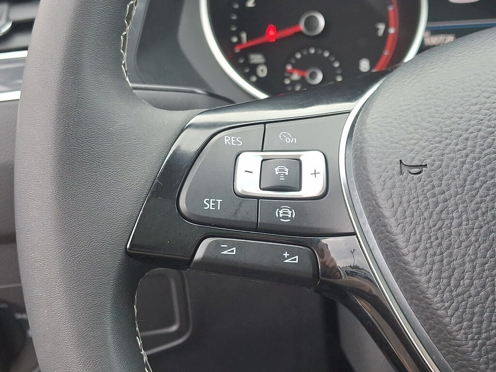 2021 Volkswagen Tiguan SE - Photo 21