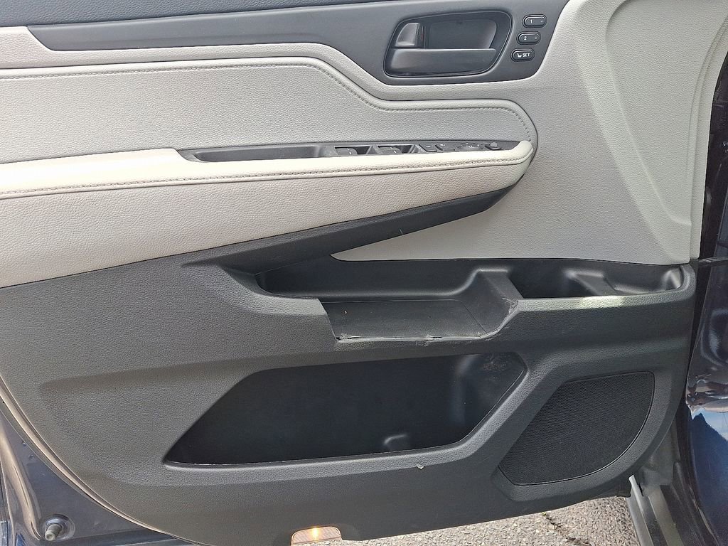 2021 Honda Odyssey EX-L - Photo 12