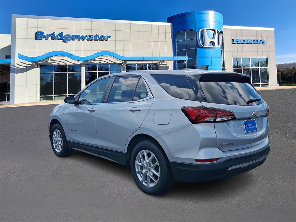 2022 Chevrolet Equinox LT photo 3