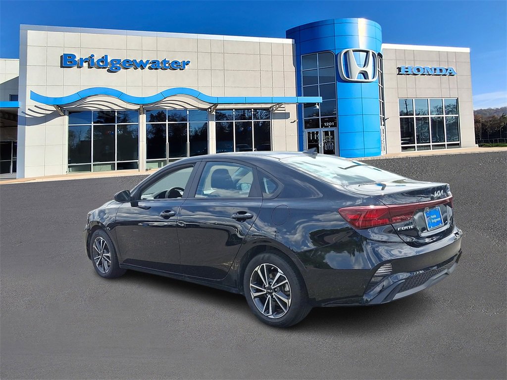 2022 Kia Forte LXS photo 4