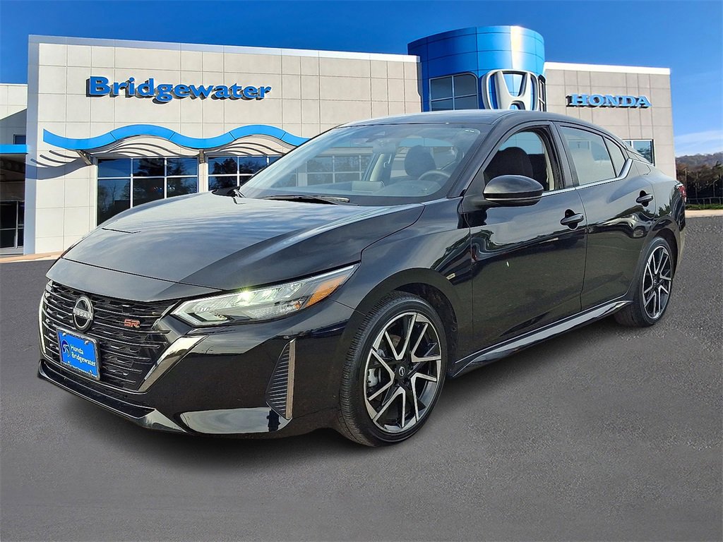 2025 Nissan Sentra SR photo 3