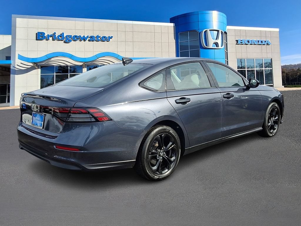 2025 Honda Accord SE - Photo 6