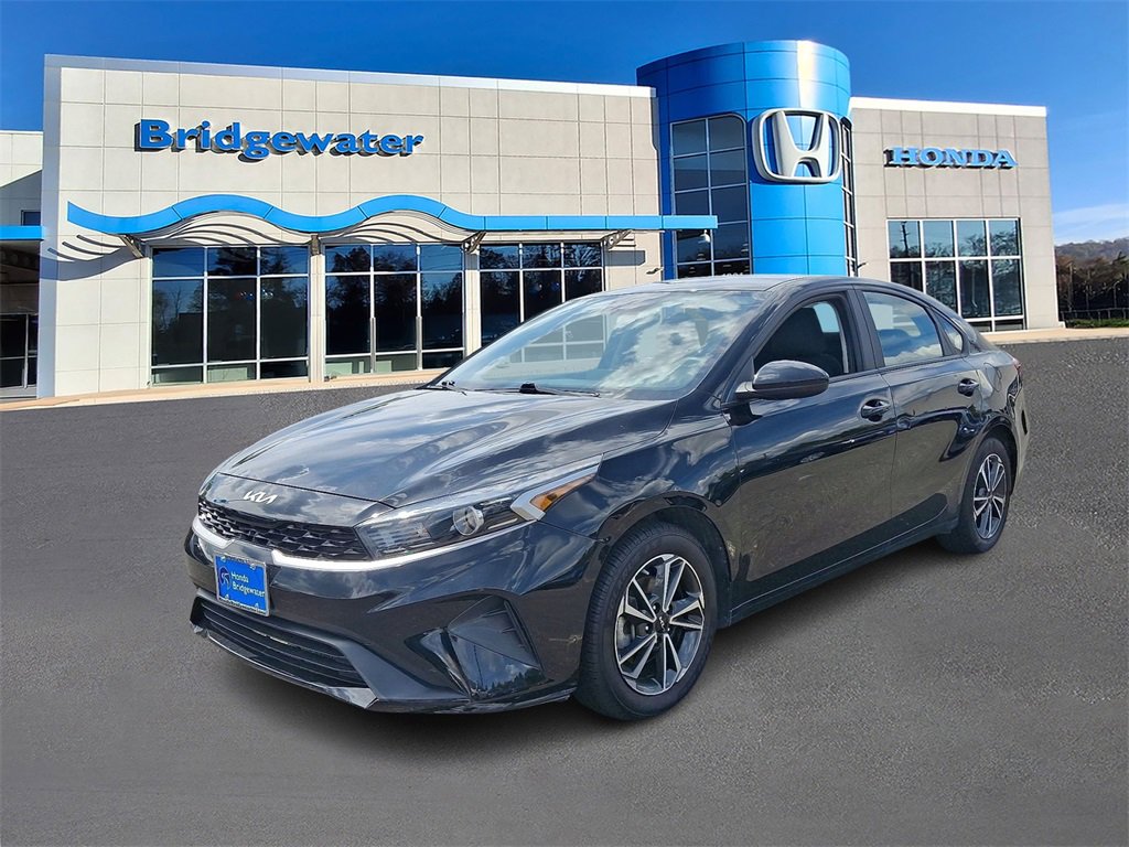 2022 Kia Forte LXS photo 3