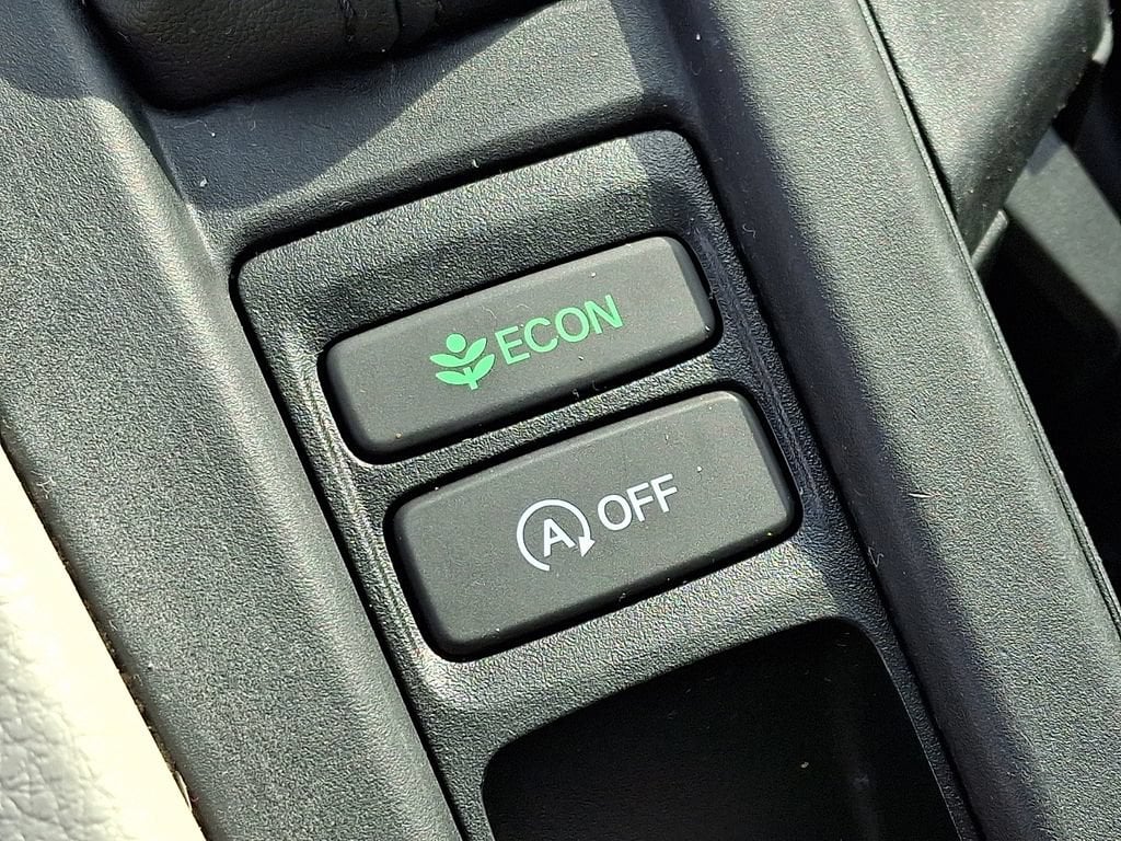 2025 Honda Accord SE - Photo 25