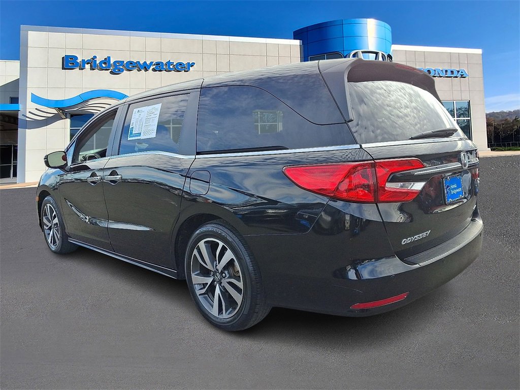 2023 Honda Odyssey Touring photo 4