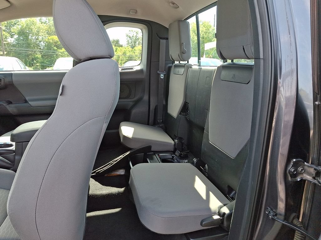 2016 Toyota Tacoma SR - Photo 11