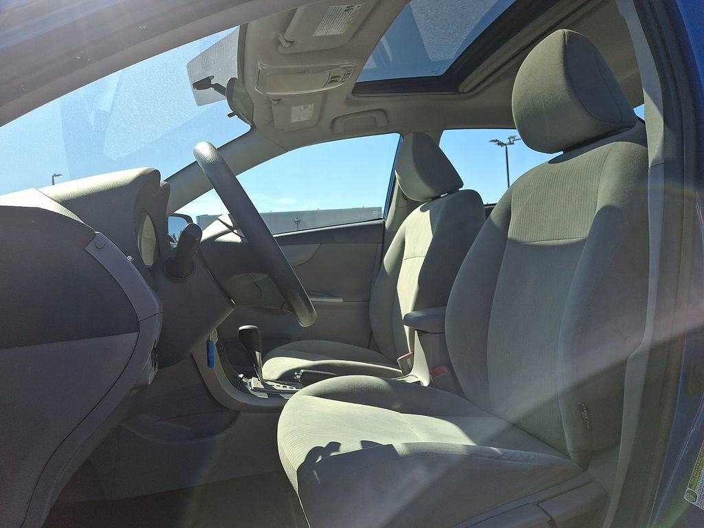 2010 Toyota Corolla LE - Photo 13