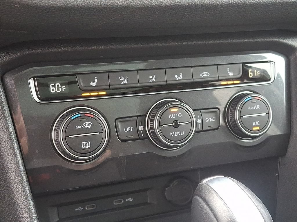 2021 Volkswagen Tiguan SE - Photo 16