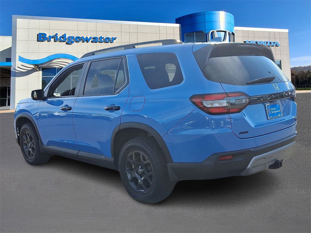 2025 Honda Pilot TrailSport photo 3
