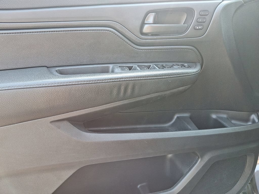 2022 Honda Odyssey EX-L - Photo 12