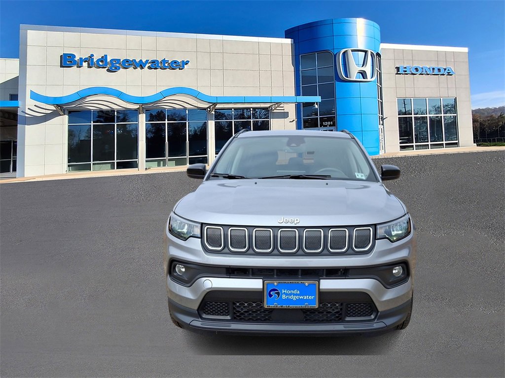 2022 Jeep Compass Latitude photo 2