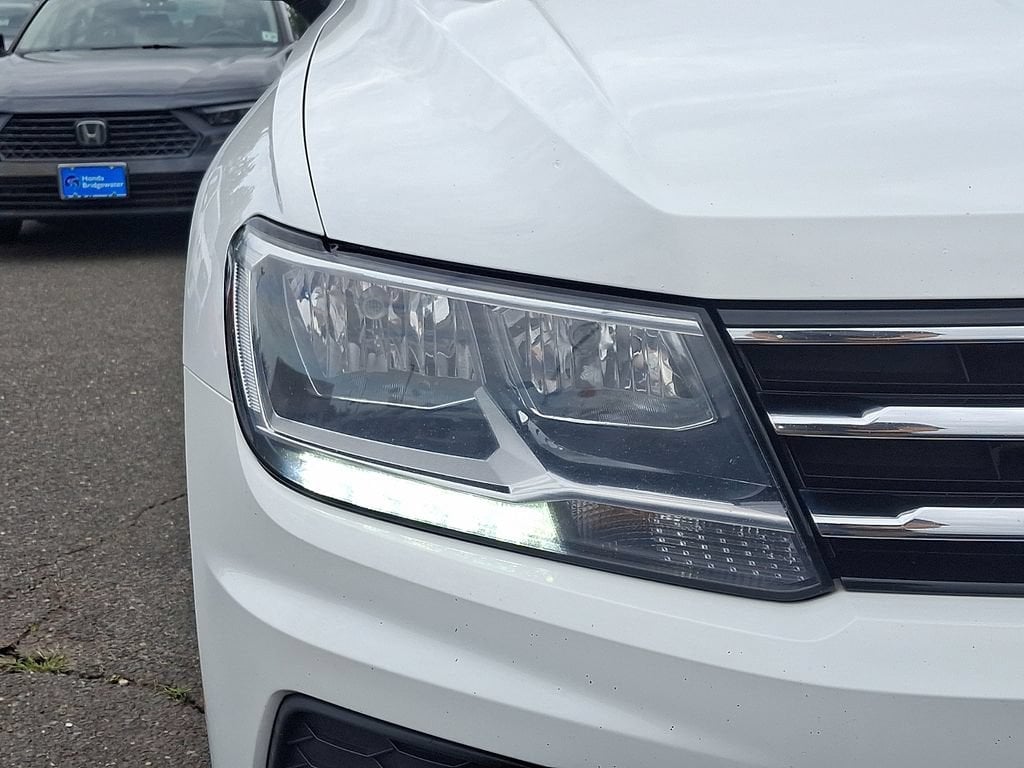 2021 Volkswagen Tiguan SE - Photo 9