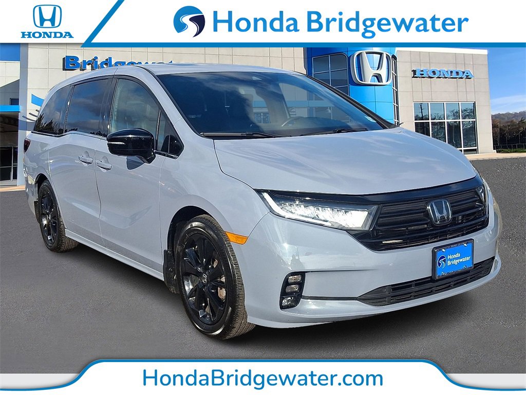 2023 Honda Odyssey SPORT's photo