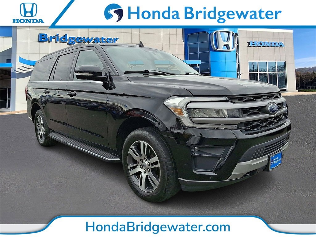 2022 Ford Expedition XLT's photo