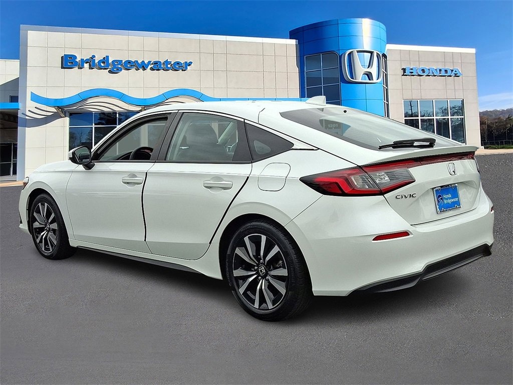 Used 2024 Honda Civic EX-L Hatchback