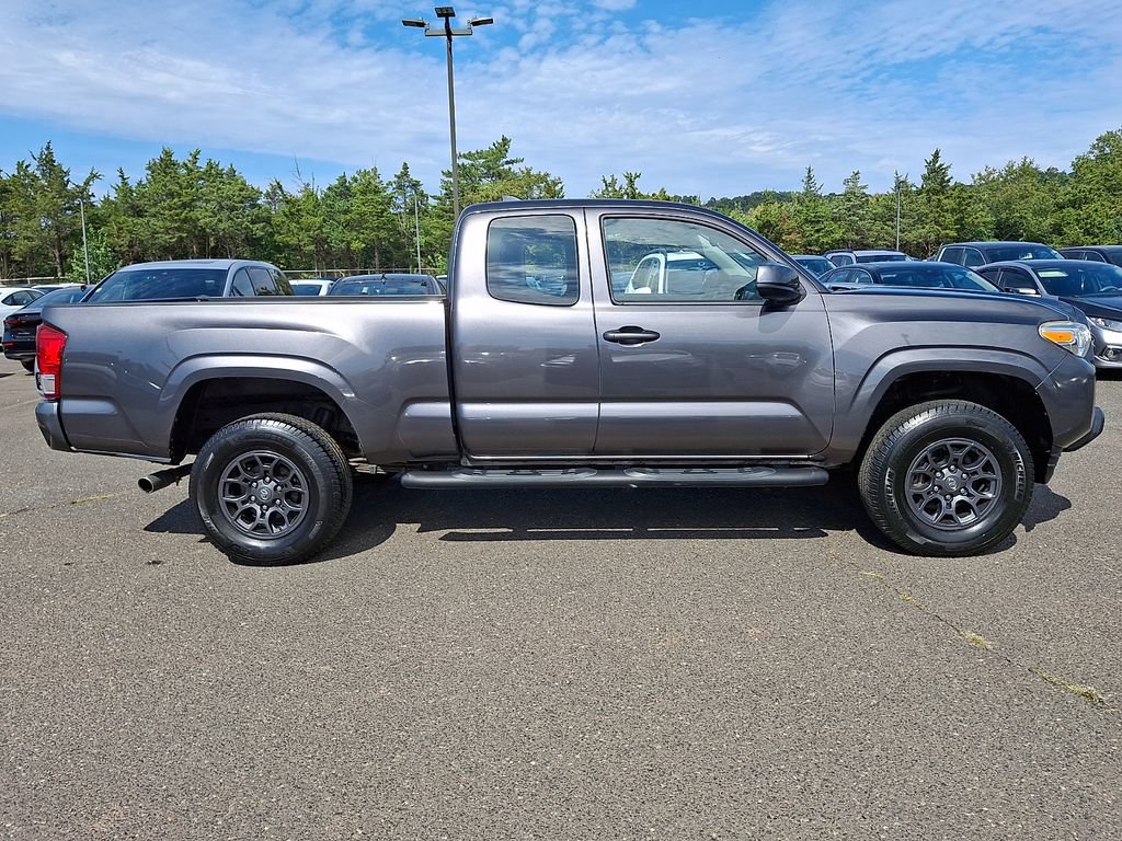 2016 Toyota Tacoma SR - Photo 8