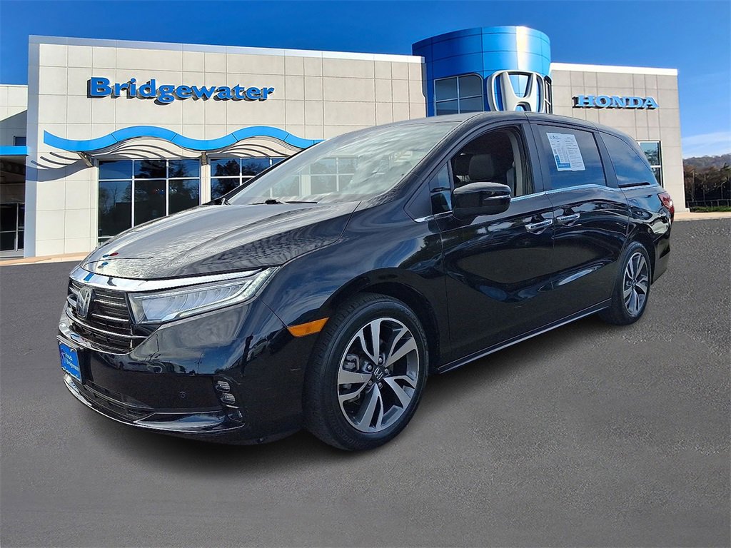 2023 Honda Odyssey Touring photo 3