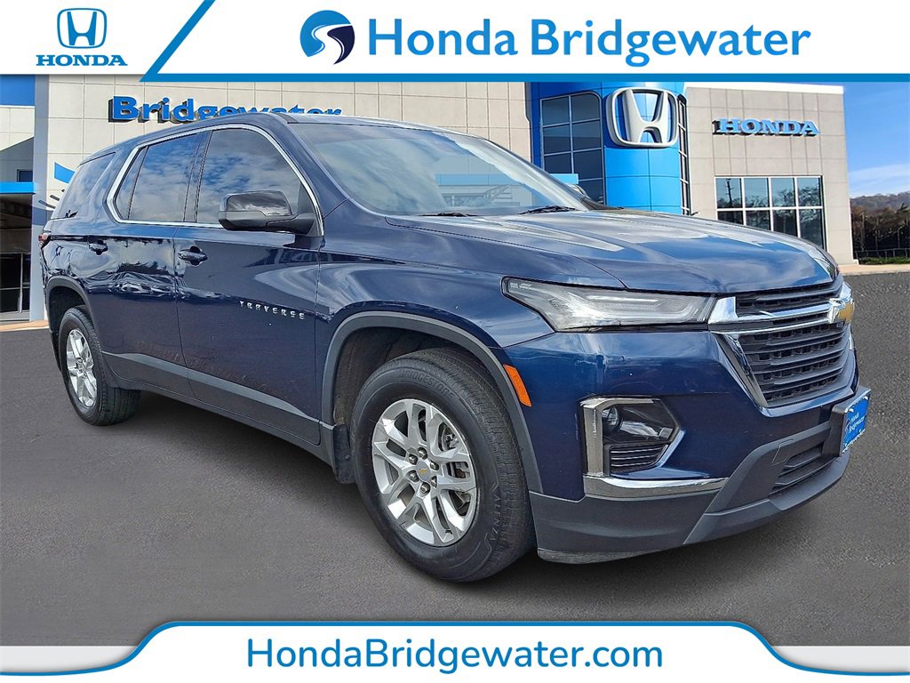 2022 Chevrolet Traverse LS's photo