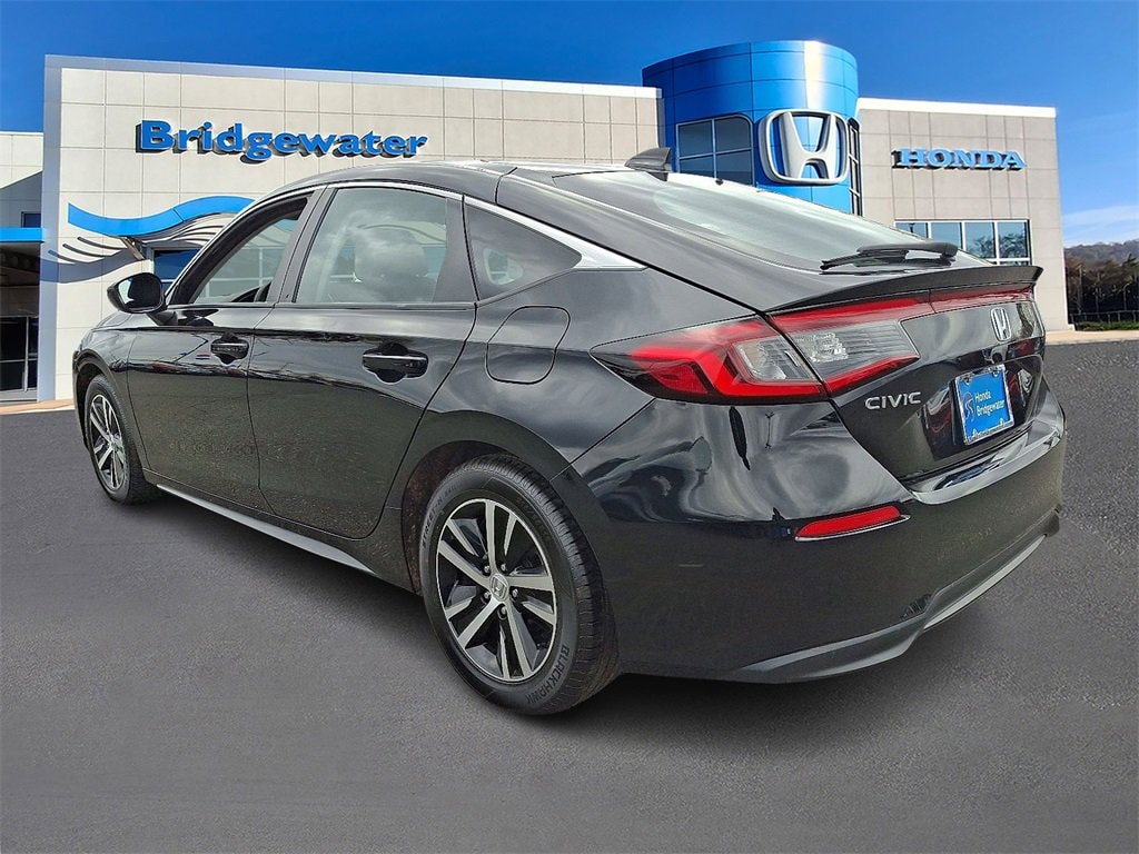 Used 2024 Honda Civic LX Hatchback