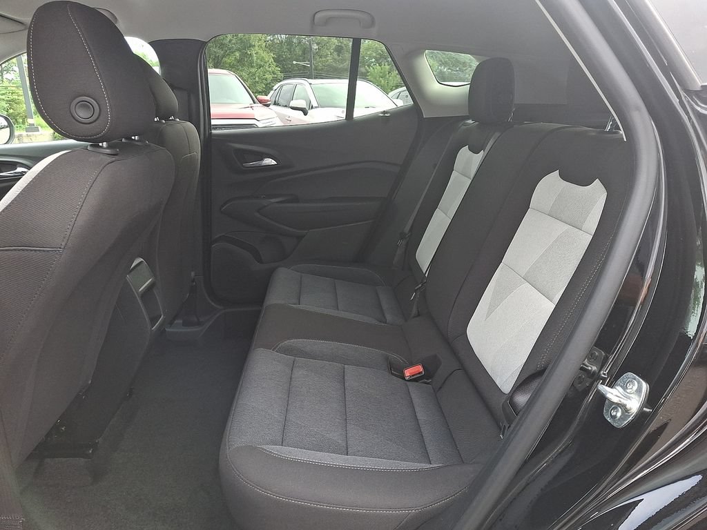2024 Chevrolet Trax LS - Photo 10
