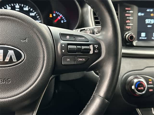 Thumbnail: 2017 Kia Sorento - 18