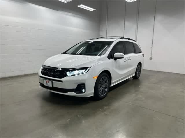 2026 Honda Odyssey Touring's photo