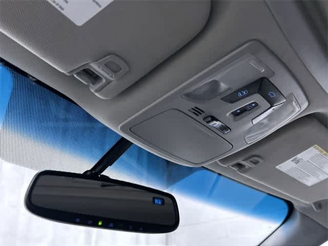 Thumbnail: 2015 Toyota Sienna - 21