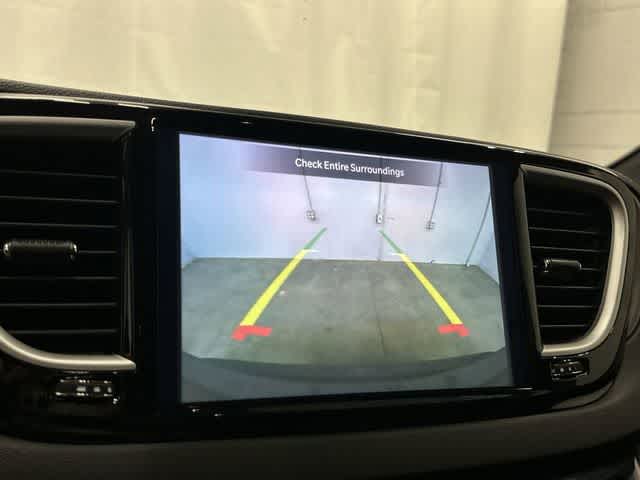 Thumbnail: 2025 Chrysler Pacifica - 23