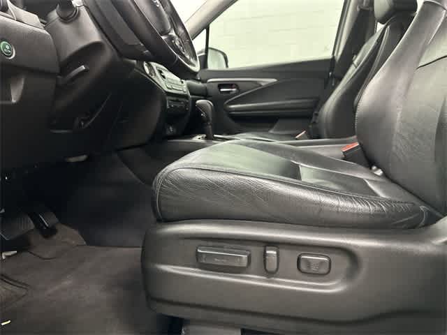 Thumbnail: 2018 Honda Pilot - 26