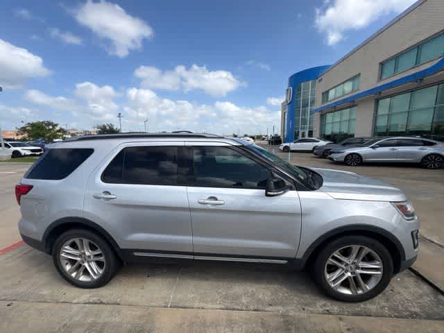 Thumbnail: 2017 Ford Explorer - 4
