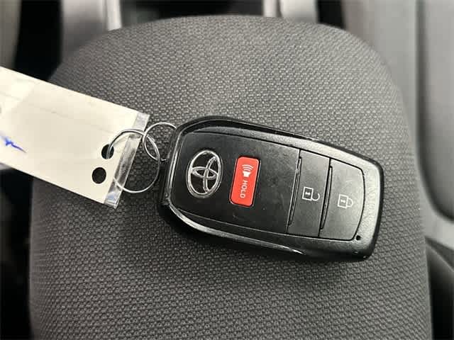 Thumbnail: 2025 Toyota Corolla Cross - 33