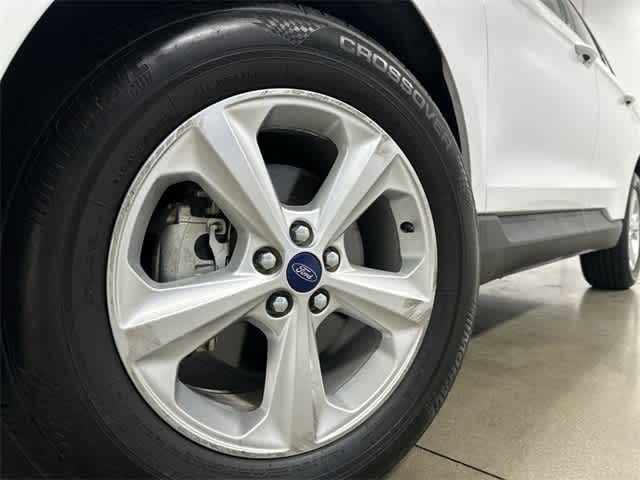 Thumbnail: 2018 Ford Edge - 28