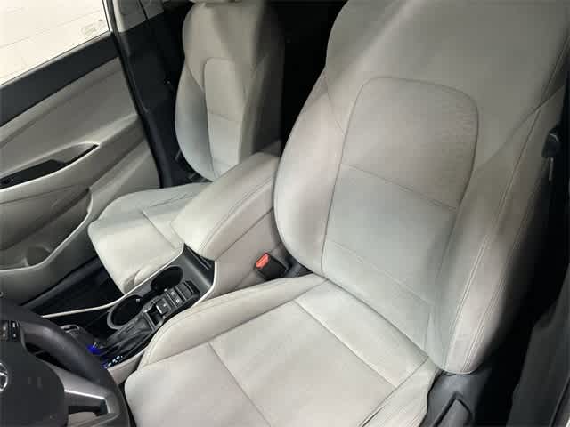 Thumbnail: 2019 Hyundai Tucson - 10