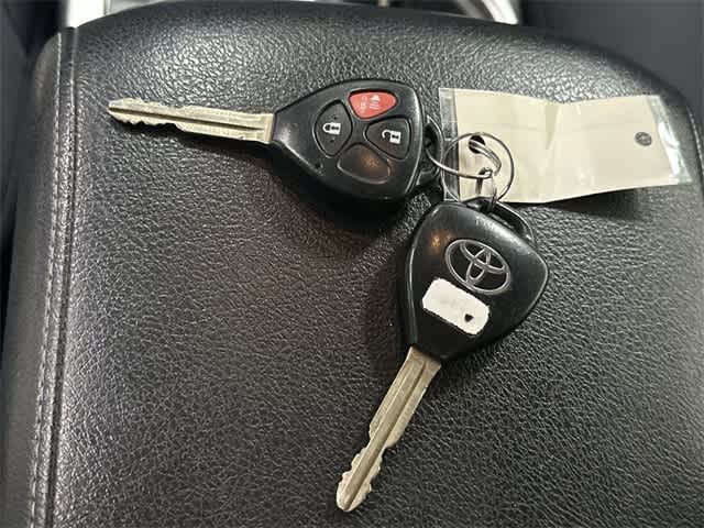 Thumbnail: 2015 Toyota 4Runner - 33