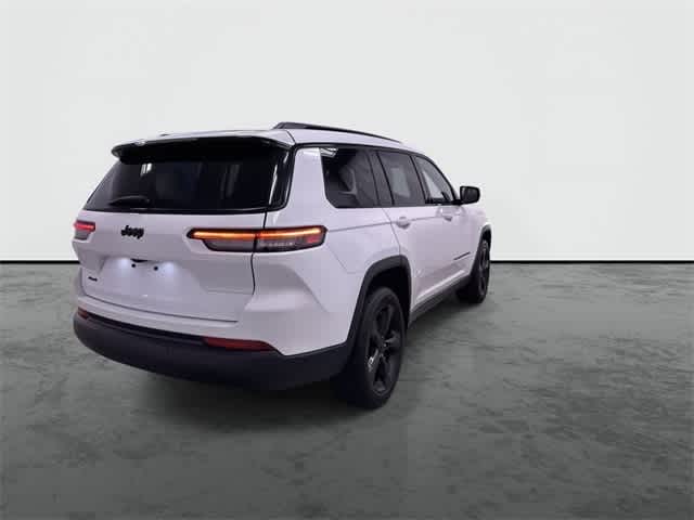 2023 Jeep Grand Cherokee Laredo 3
