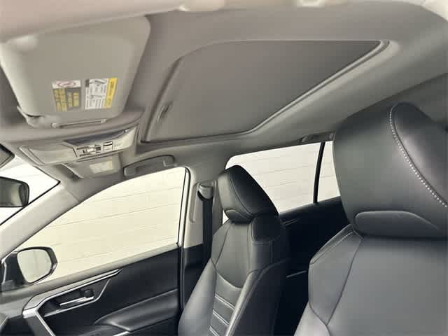 Thumbnail: 2020 Toyota RAV4 - 27