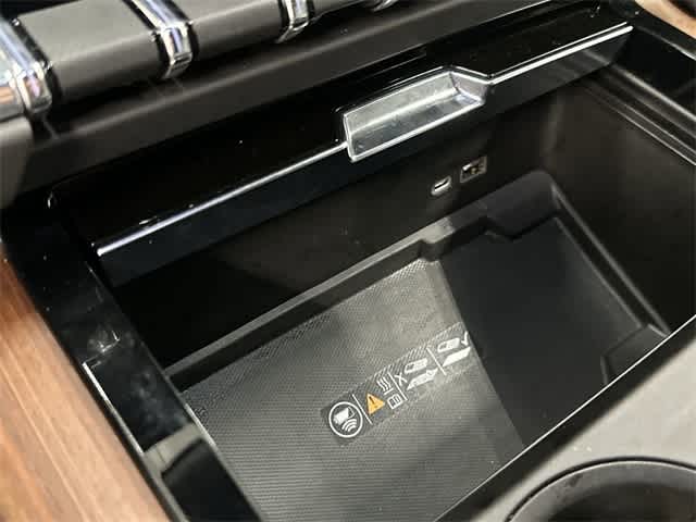 Thumbnail: 2025 GMC Yukon XL - 26