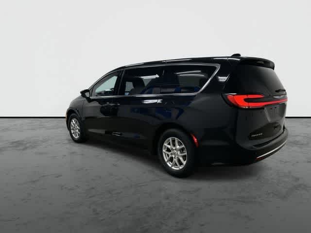 Thumbnail: 2025 Chrysler Pacifica - 9