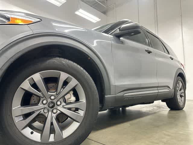 Thumbnail: 2021 Ford Explorer - 26