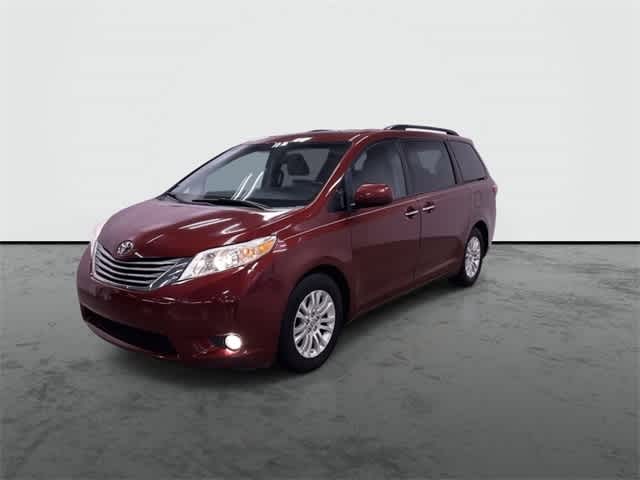 Thumbnail: 2015 Toyota Sienna - 7