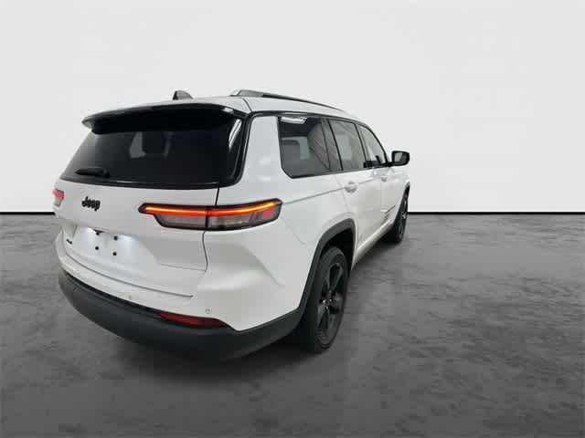 Thumbnail: 2023 Jeep Grand Cherokee - 3