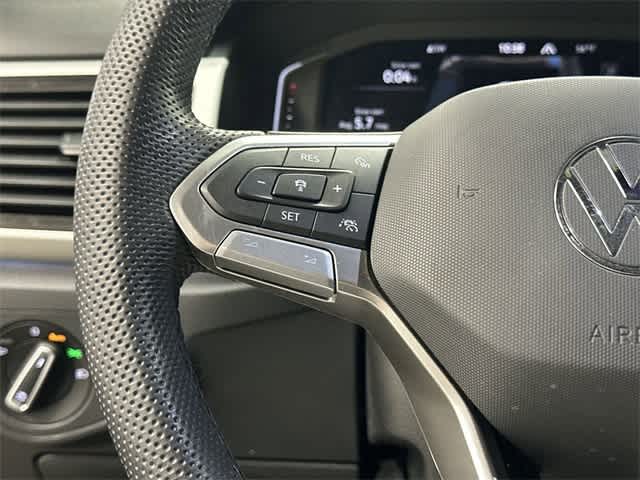 Thumbnail: 2022 Volkswagen Atlas - 17