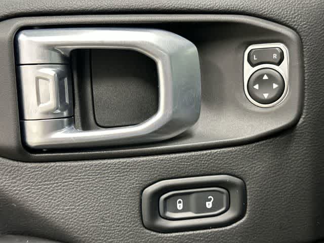 Thumbnail: 2021 Jeep Wrangler - 20